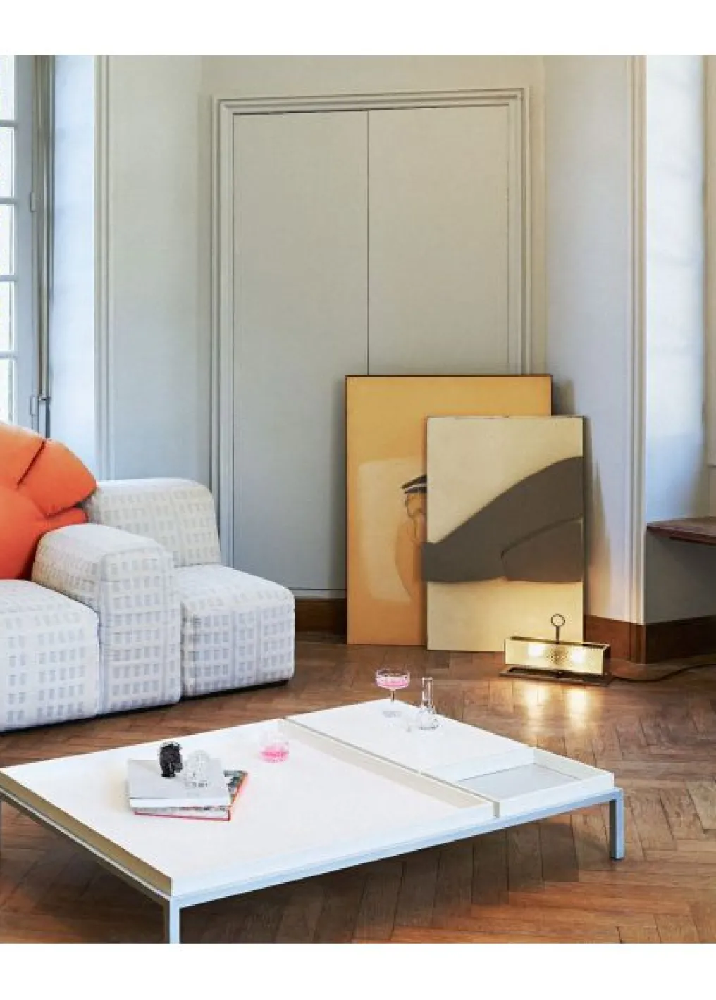 VIBRATION BRONZE FINISH TABLE LAMP